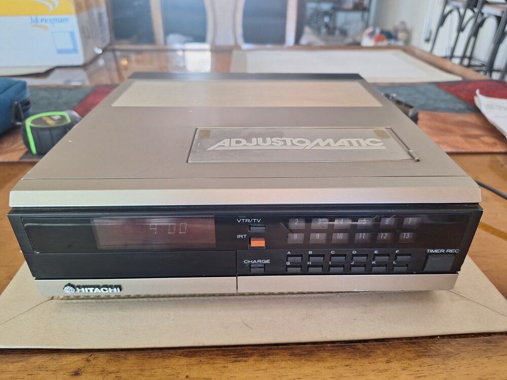 Hitachi VT-TU3A Video Tuner - Works! Excellent Condition.